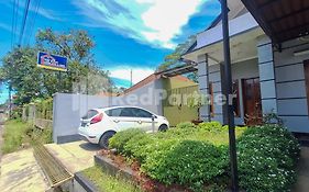 Vins Homestay Kroya Mitra Reddoorz